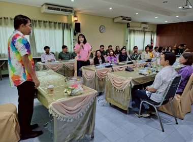 ขบวนการสหกรณ์จังหวัดเชียงรายร่วมรดน้ำดำหัวสหกรณ์จังหวัดเชียงราย ตามป๋าเวณีปี๋ใหม่เมือง ... พารามิเตอร์รูปภาพ 30
